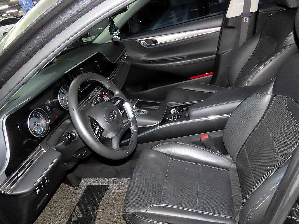 HYUNDAI Grandeur - Vista 6