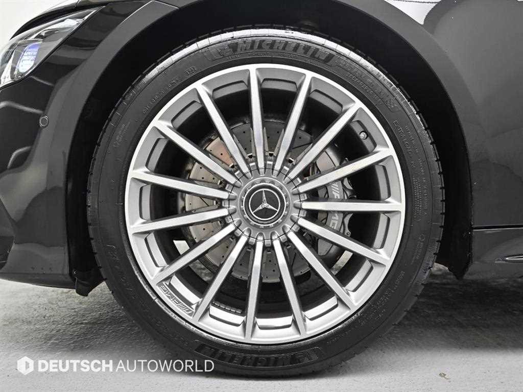 Mercedes Benz AMG GT - Vista 5