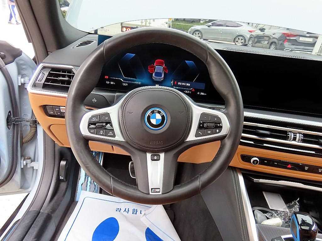 BMW i4 - Vista 8