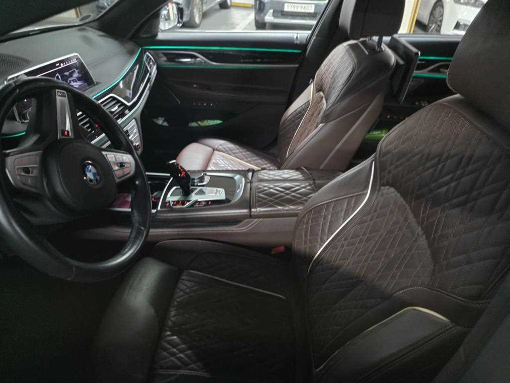 BMW 7 Series - Vista 8