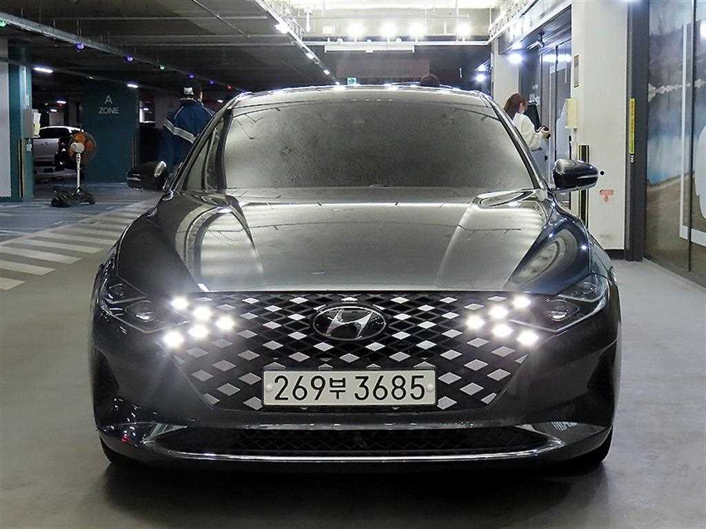 HYUNDAI Grandeur - Vista 2