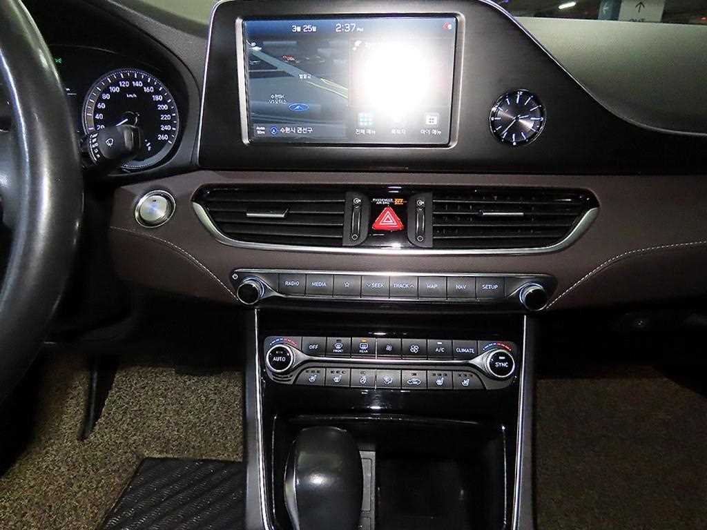 HYUNDAI Grandeur - Vista 11