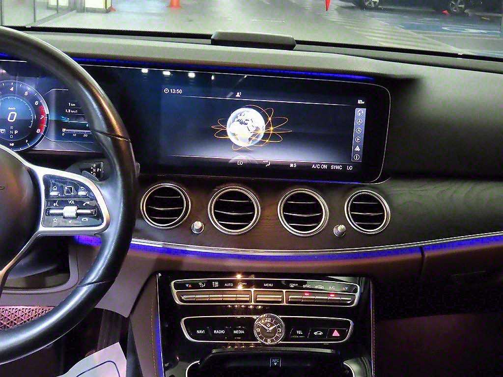 Mercedes Benz E class - Vista 11