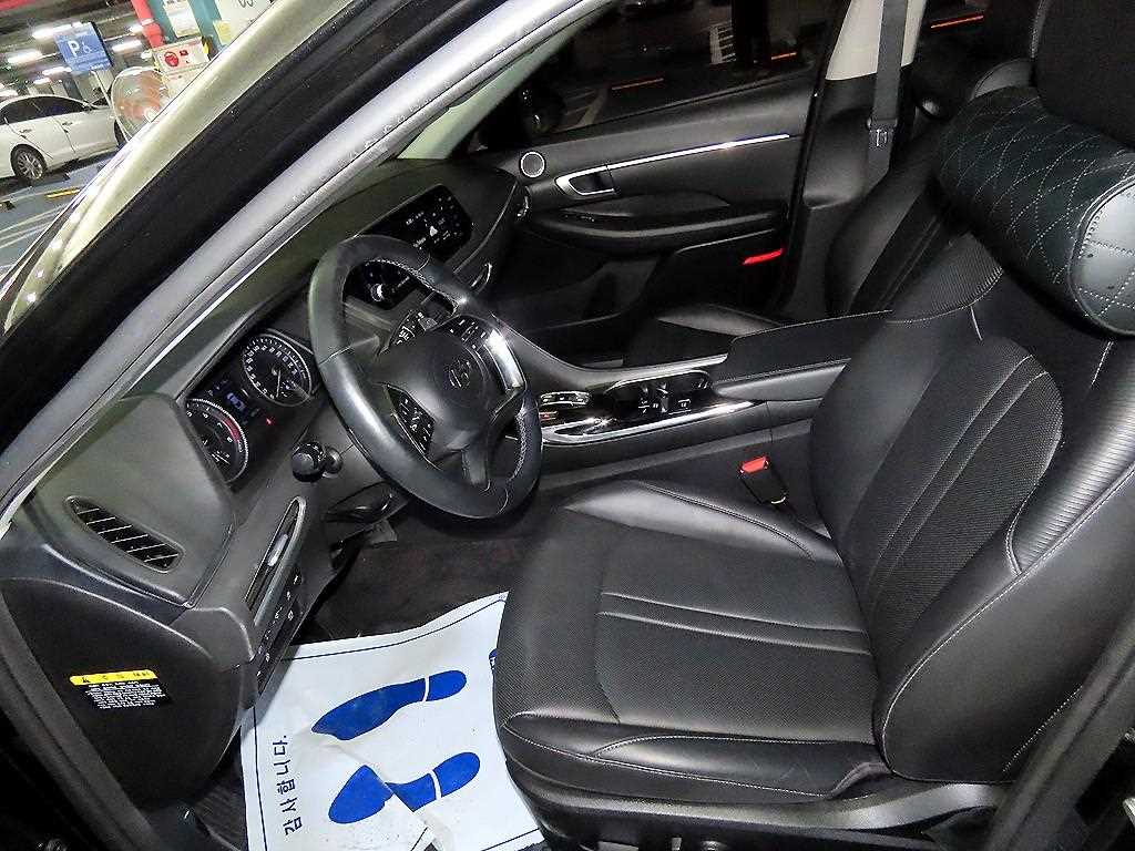 HYUNDAI Sonata - Vista 6