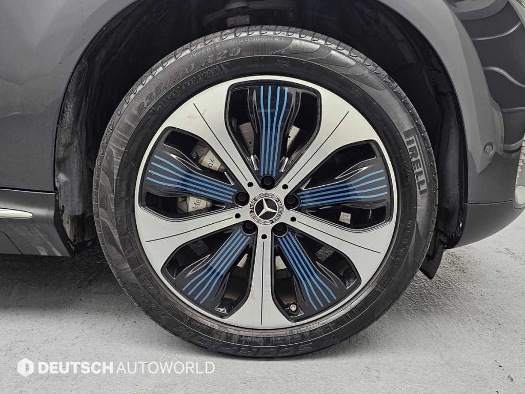 Mercedes Benz EQC - Vista 5