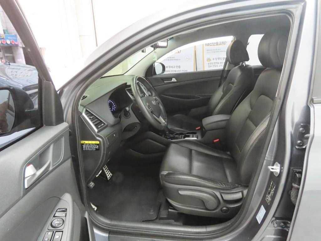 HYUNDAI Tucson - Vista 5