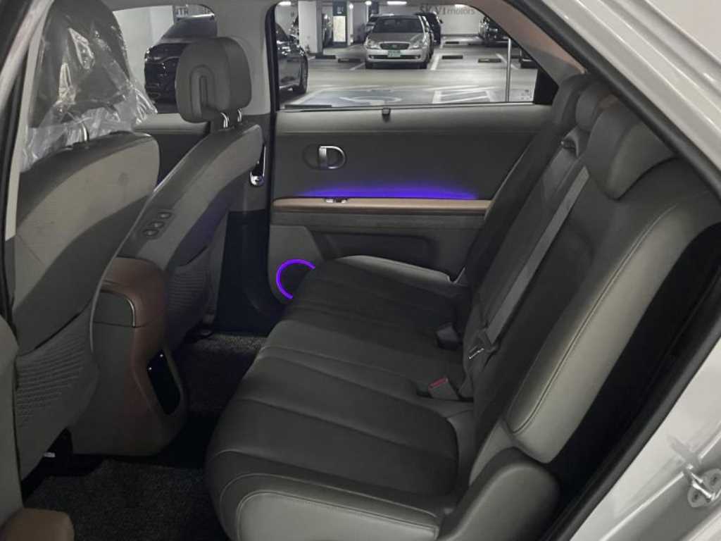 HYUNDAI Ioniq 5 - Vista 8