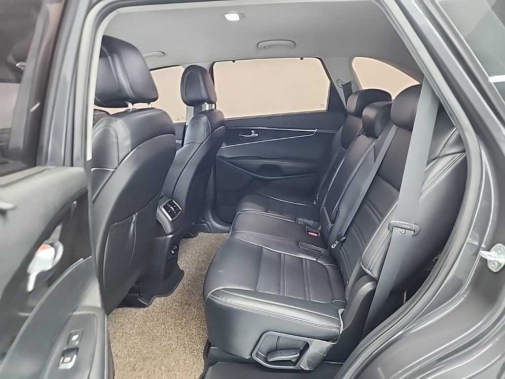 KIA Sorento - Vista 12