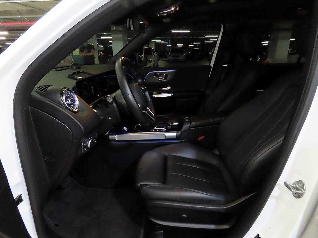 Mercedes Benz GLB Class - Vista 6