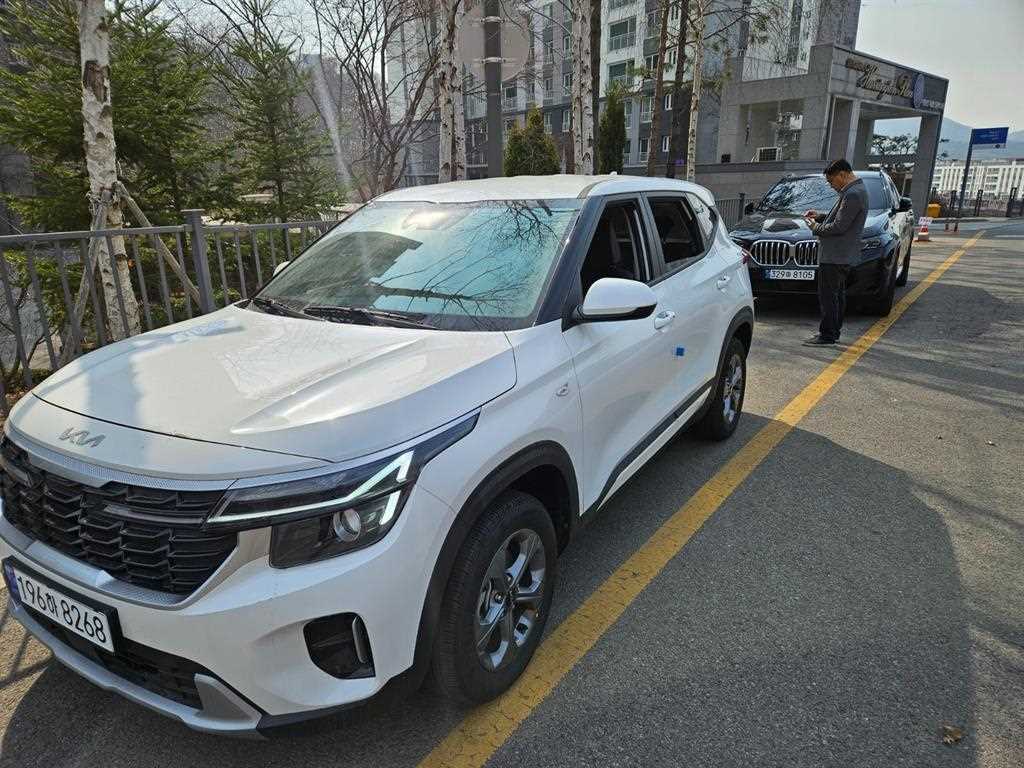 KIA Seltos - Vista 3