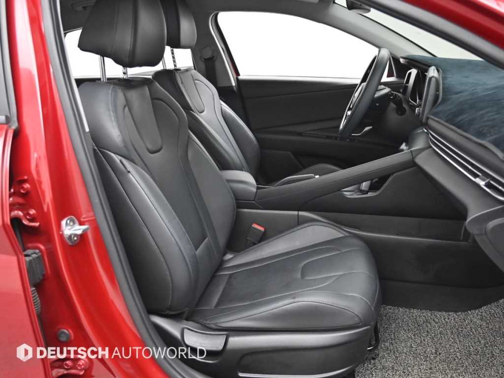 HYUNDAI Avante - Vista 10