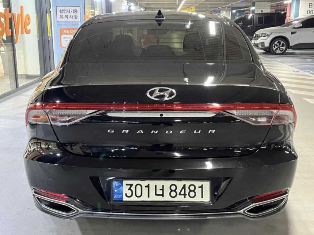 HYUNDAI Grandeur - Vista 5