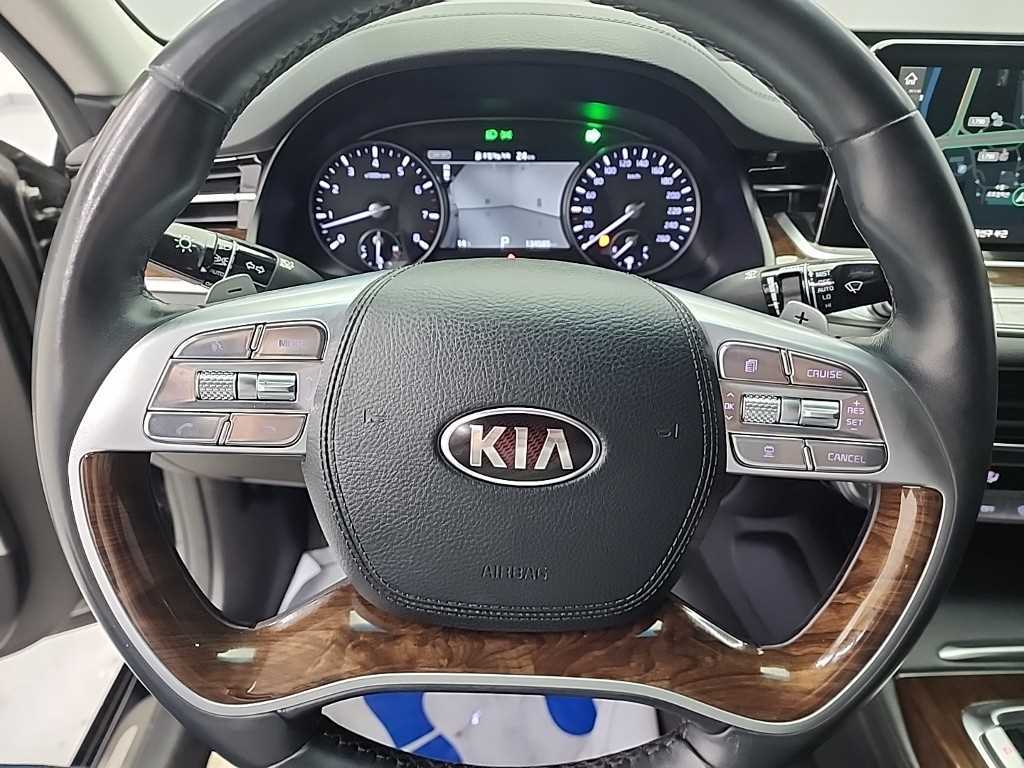 KIA K9 - Vista 9