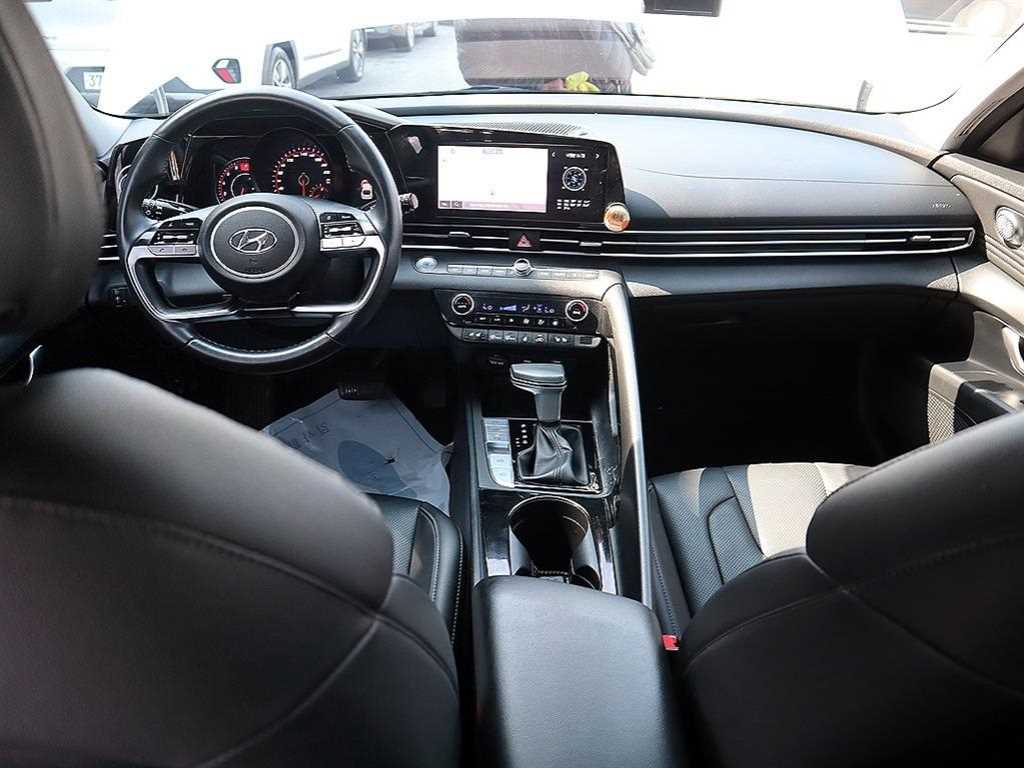 HYUNDAI Avante - Vista 5