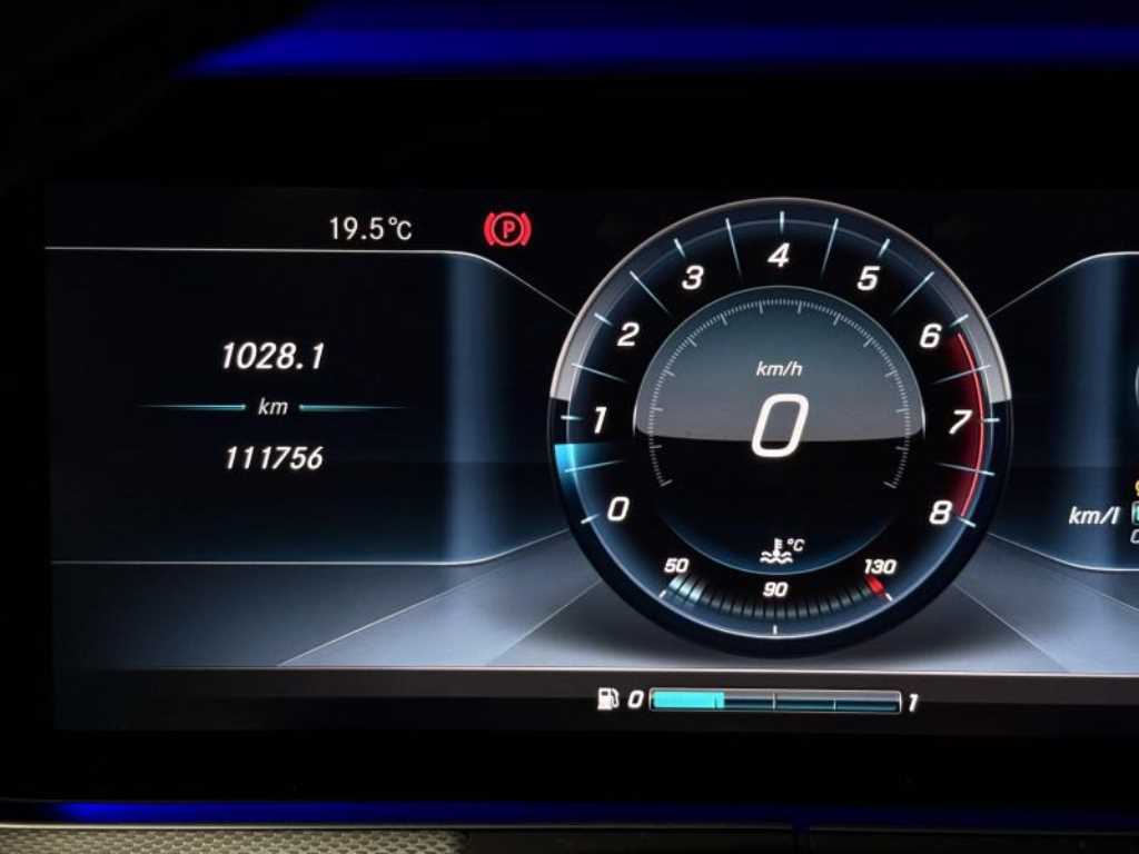 Mercedes Benz E class - Vista 5