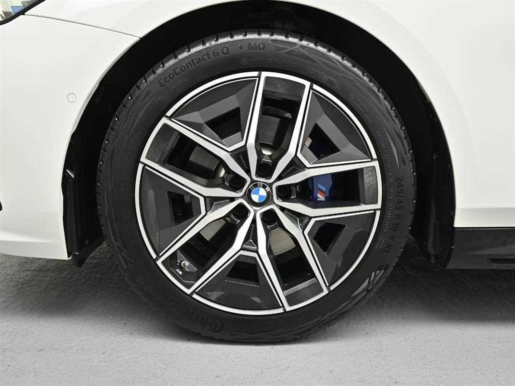 BMW 5 Series - Vista 5