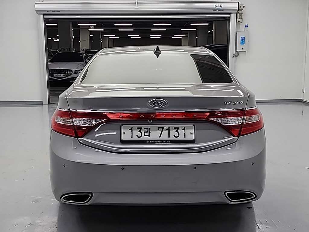 HYUNDAI Grandeur - Vista 3