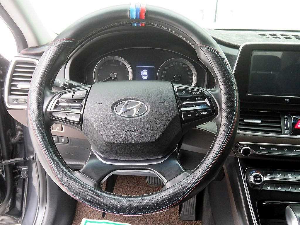 HYUNDAI Grandeur - Vista 9