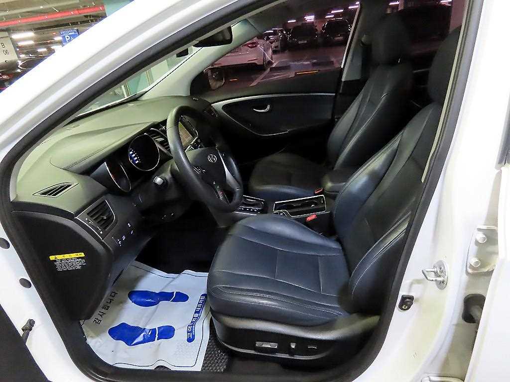 HYUNDAI i30 - Vista 6