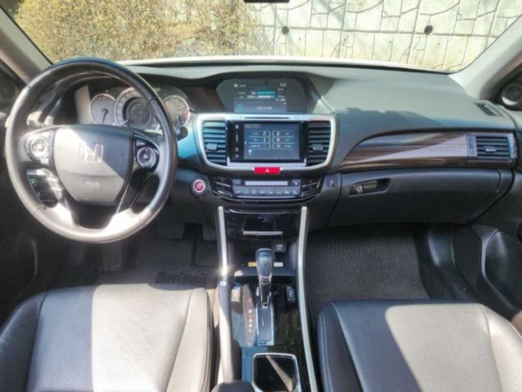 Honda Accord - Vista 5