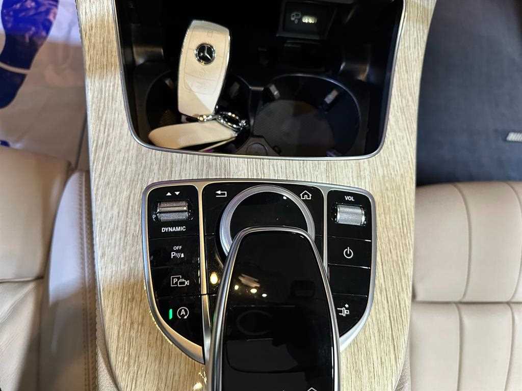 Mercedes Benz E class - Vista 10