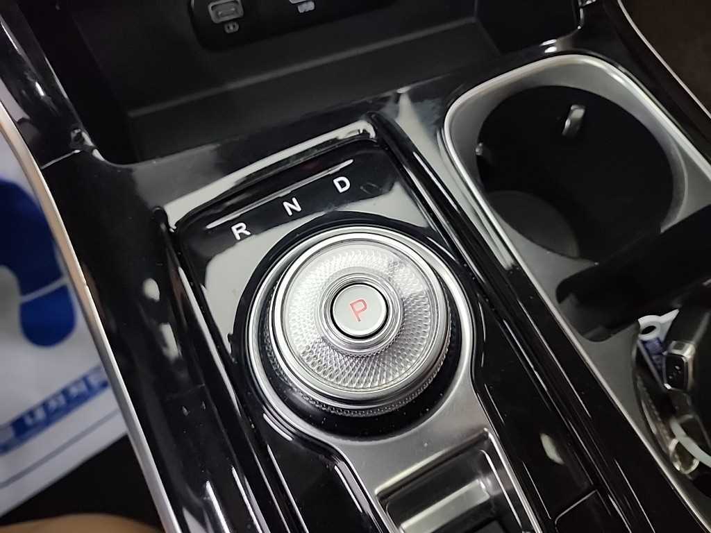 KIA Carnival - Vista 8