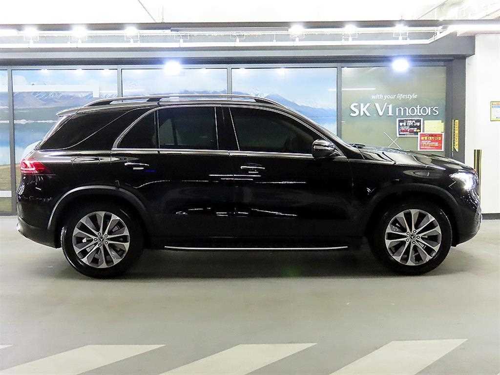 Mercedes Benz GLE Class - Vista 3