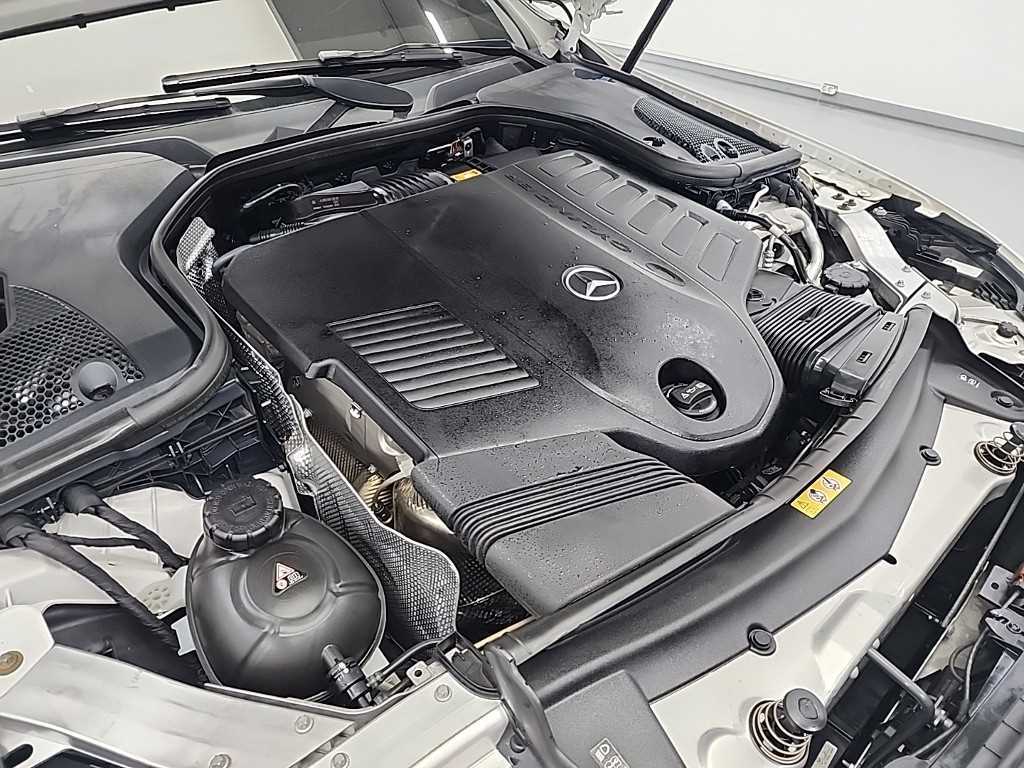 Mercedes Benz CLS Class - Vista 6