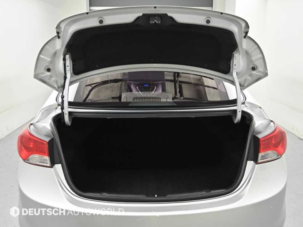 HYUNDAI Avante 2012 Plateado - Importación desde Corea - HF Imports Iquique - Foto 19