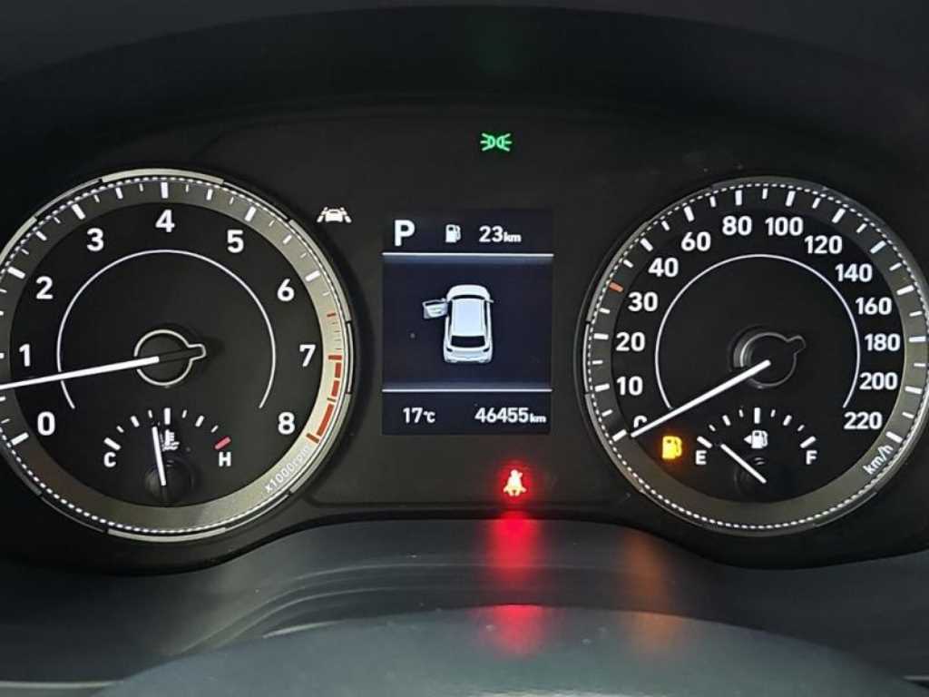 HYUNDAI Venue - Vista 6