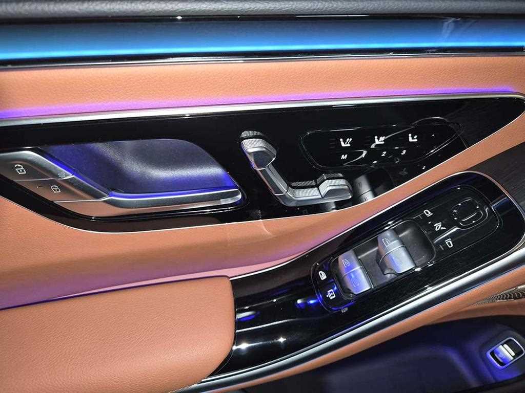 Mercedes Benz S Class - Vista 12