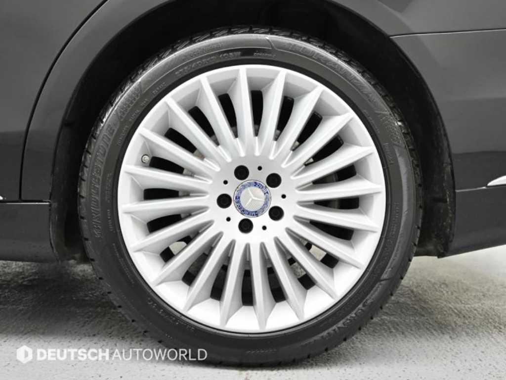 Mercedes Benz S Class - Vista 5