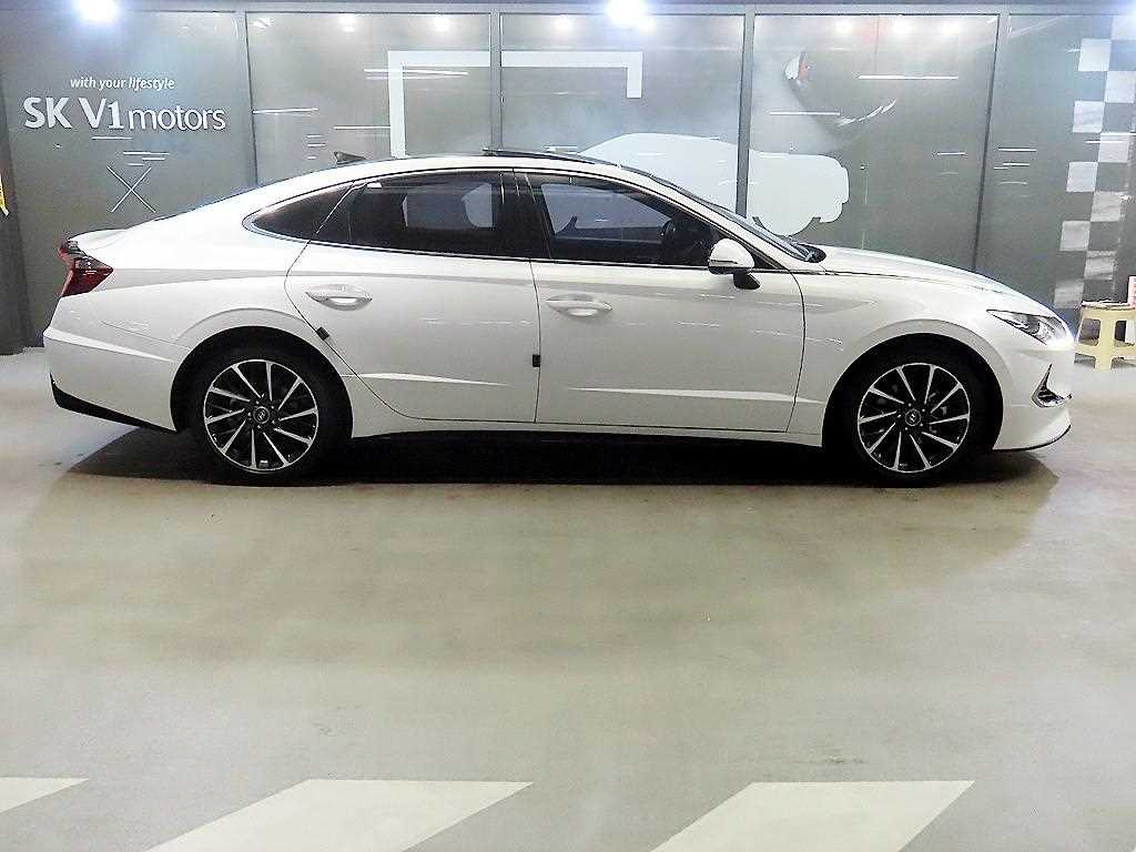 HYUNDAI Sonata - Vista 3