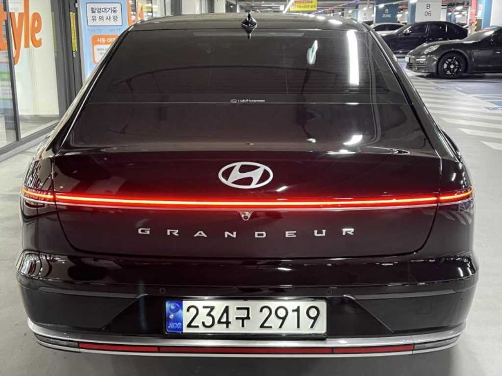 HYUNDAI Grandeur - Vista 6