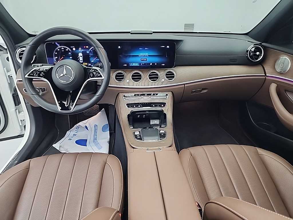 Mercedes Benz E class - Vista 7