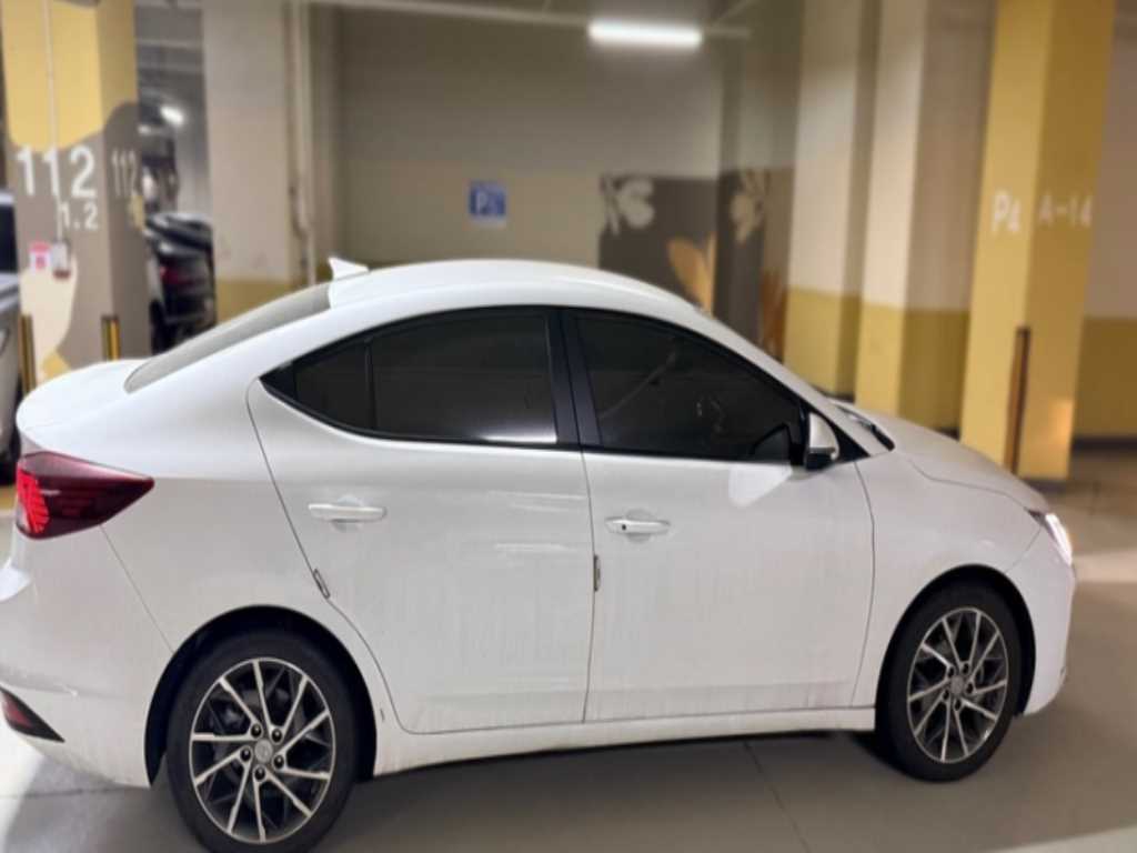 HYUNDAI Avante - Vista 4