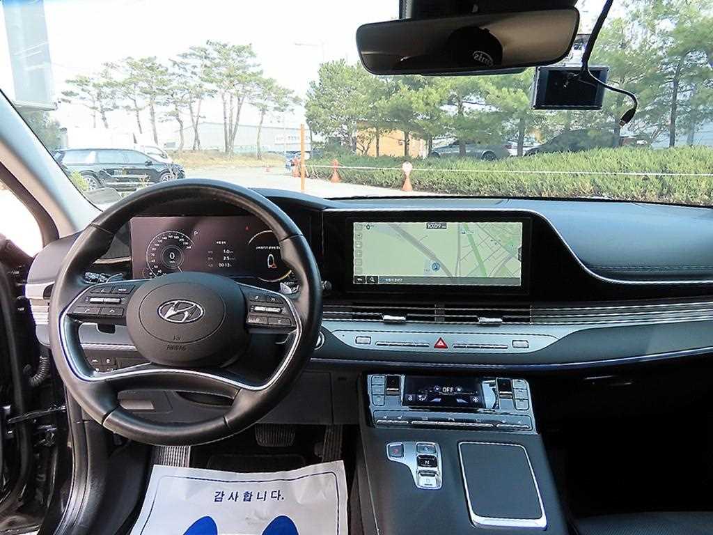 HYUNDAI Grandeur - Vista 7