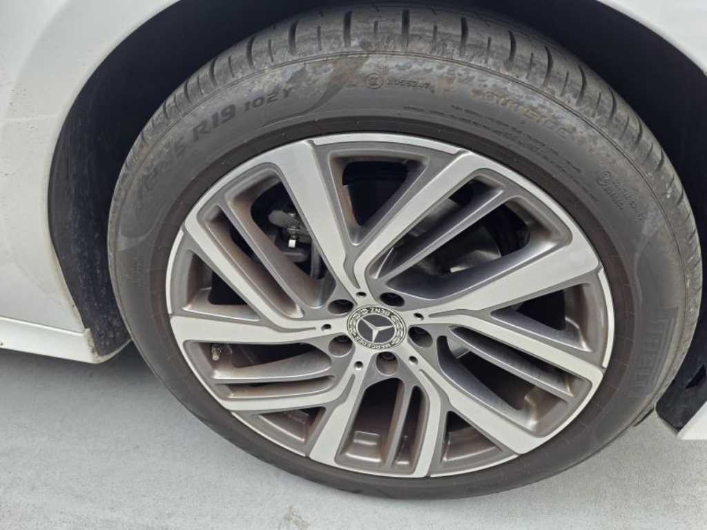 Mercedes Benz E class - Vista 7