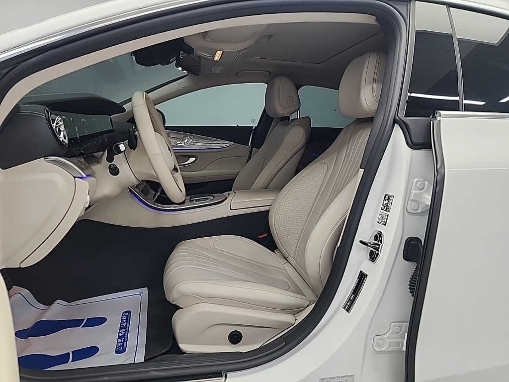 Mercedes Benz CLS Class - Vista 11