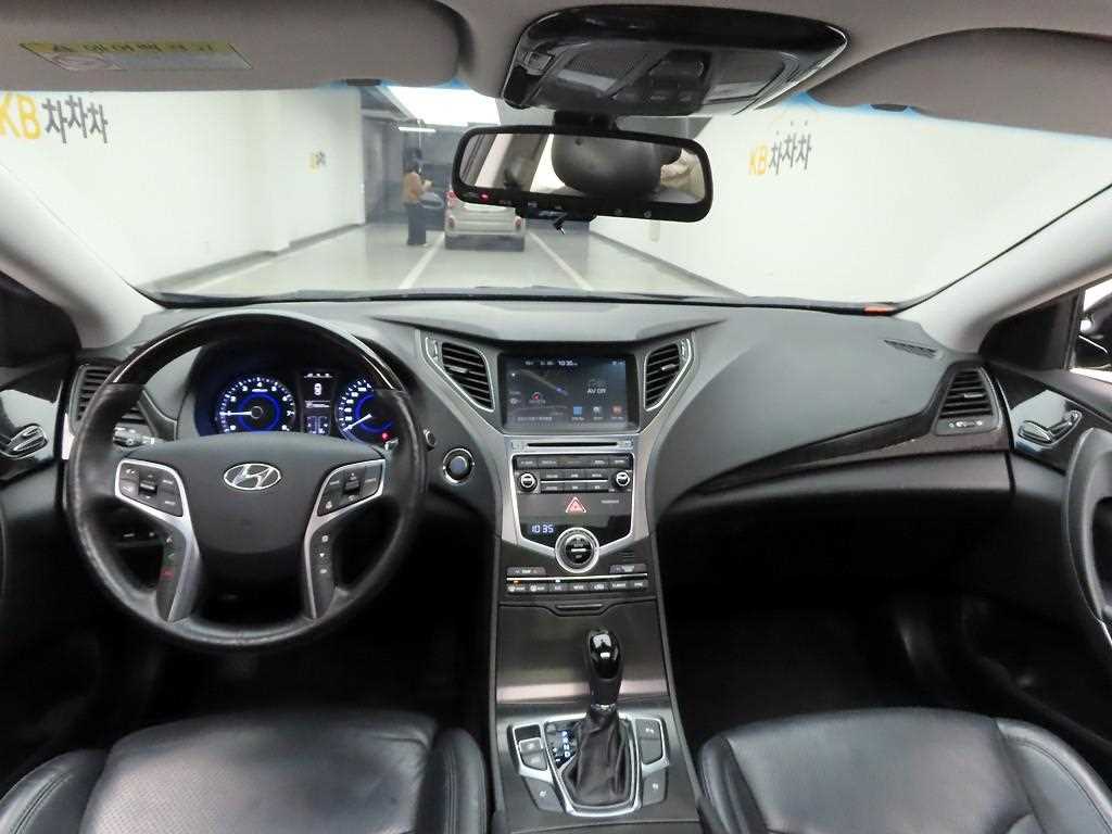 HYUNDAI Grandeur - Vista 6