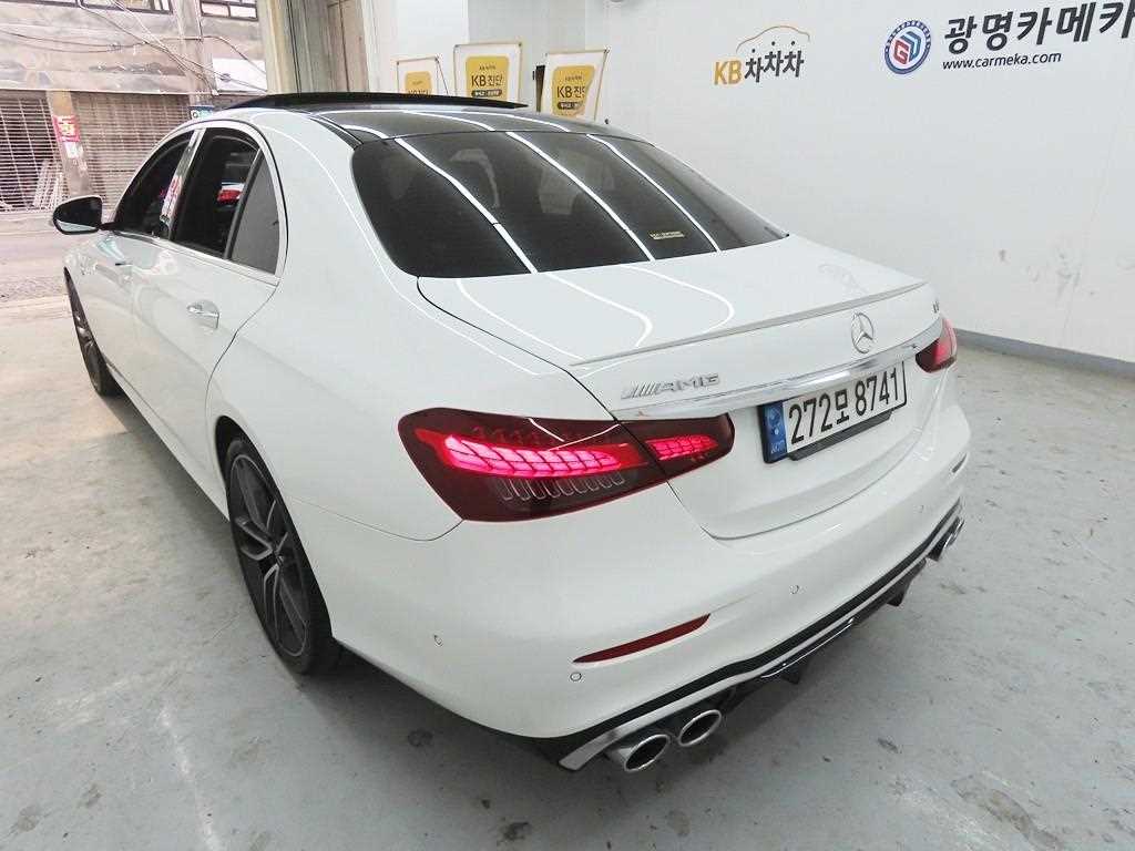 Mercedes Benz E class - Vista 4