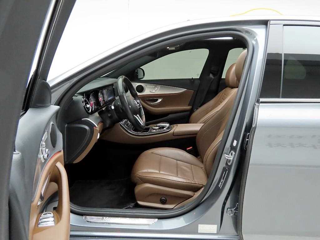 Mercedes Benz E class - Vista 12