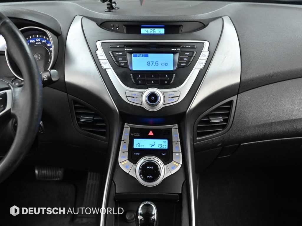 HYUNDAI Avante 2011 Blanco - Importación desde Corea - HF Imports Iquique - Foto 14