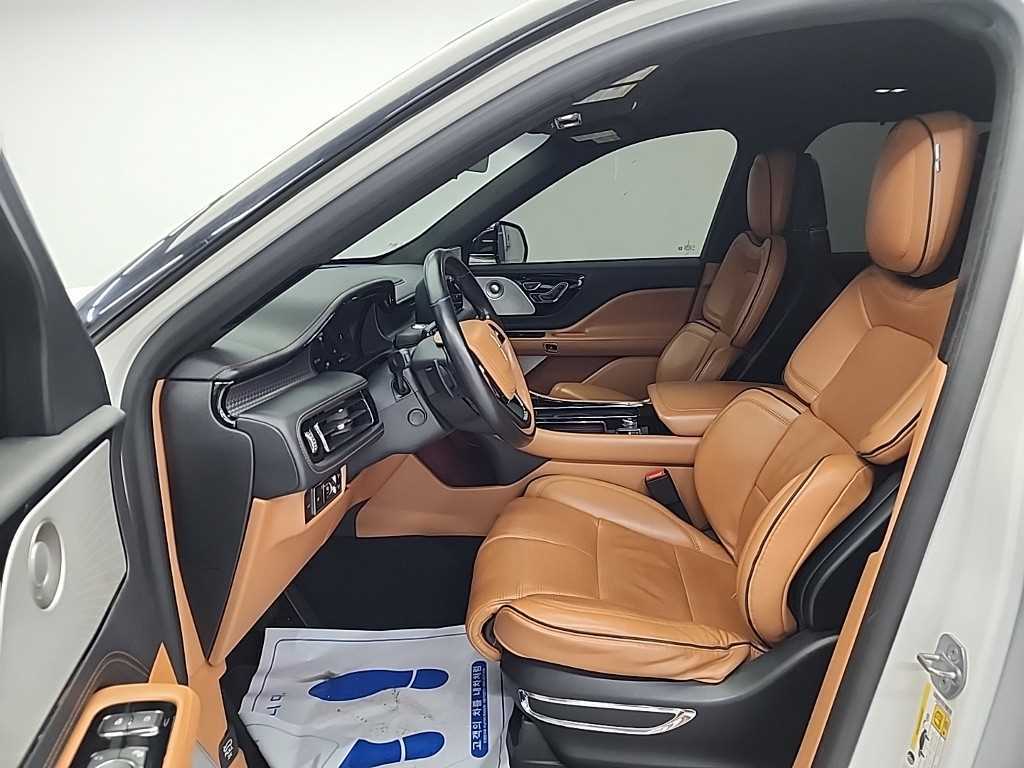 Lincoln Aviator - Vista 11