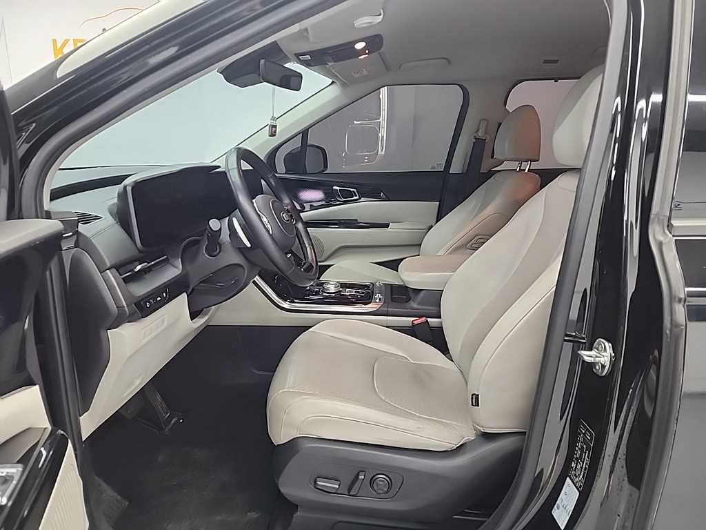 KIA Carnival - Vista 11