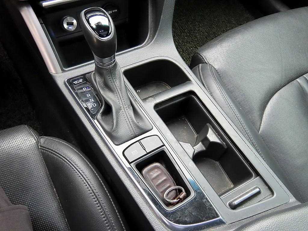 HYUNDAI Sonata - Vista 10