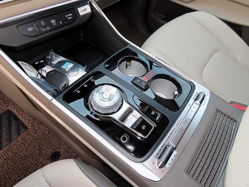 KIA Carnival - Vista 11