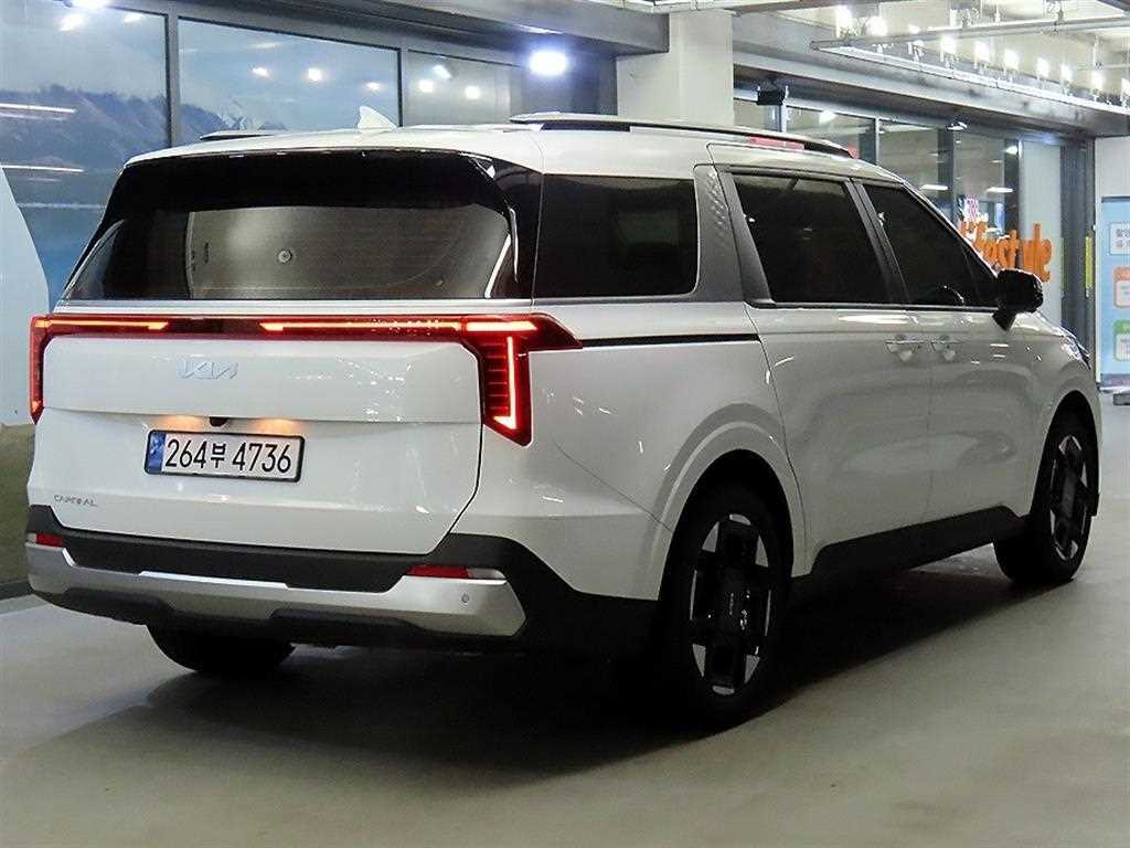 KIA Carnival - Vista 5