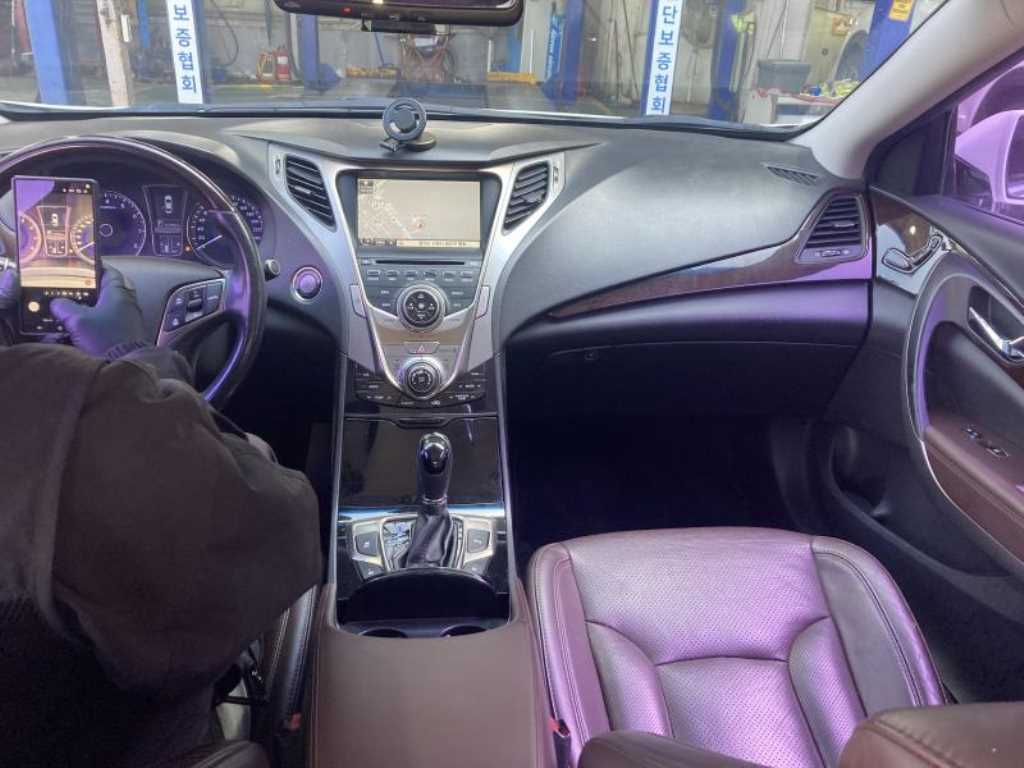 HYUNDAI Grandeur 2012 Blanco - Importación desde Corea - HF Imports Iquique - Foto 15