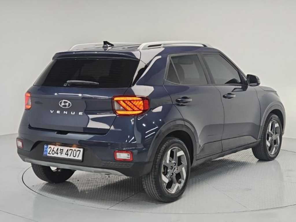 HYUNDAI Venue - Vista 4